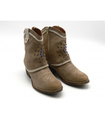 Botines BAMBI con tachuelas NEMONIC
