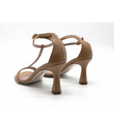 Sandalias natur camel de PEDRO MIRALLES