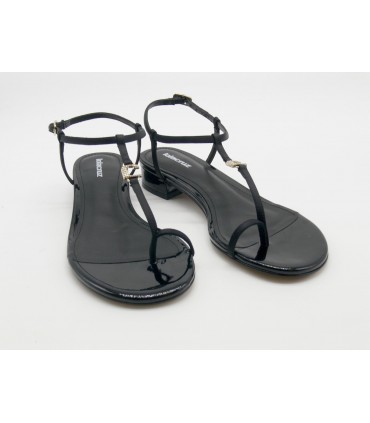 Sandalia JUNE FLAT de LOLA CRUZ